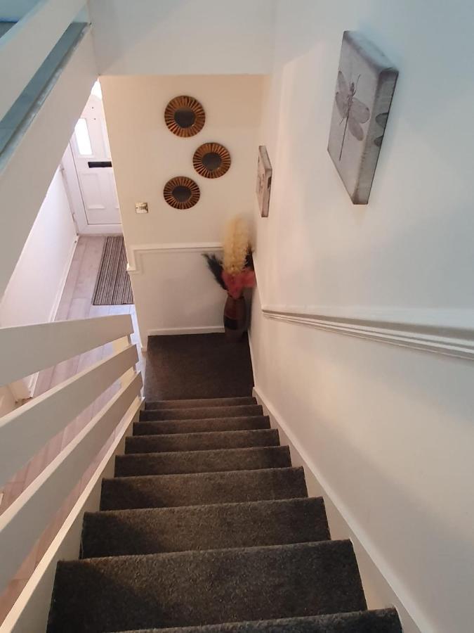 Bv Luxury Spacious 3 Bedroom House At Isaac Close Manchester Exteriör bild
