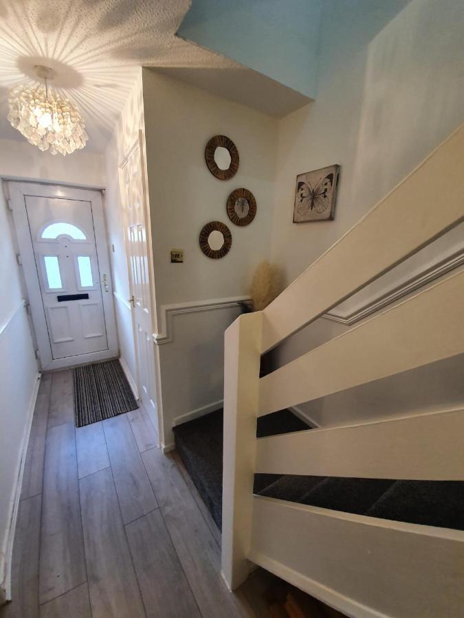 Bv Luxury Spacious 3 Bedroom House At Isaac Close Manchester Exteriör bild