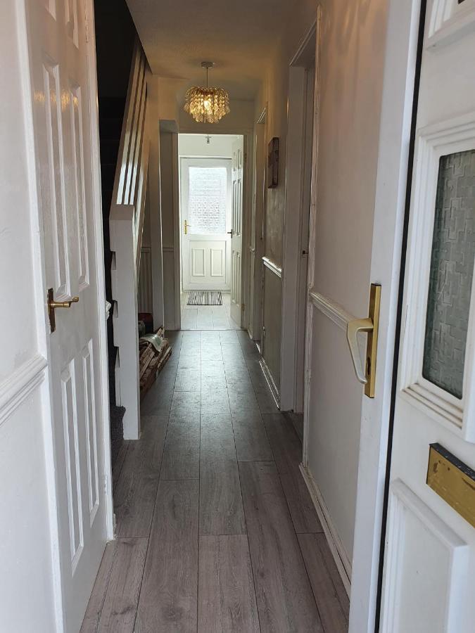Bv Luxury Spacious 3 Bedroom House At Isaac Close Manchester Exteriör bild