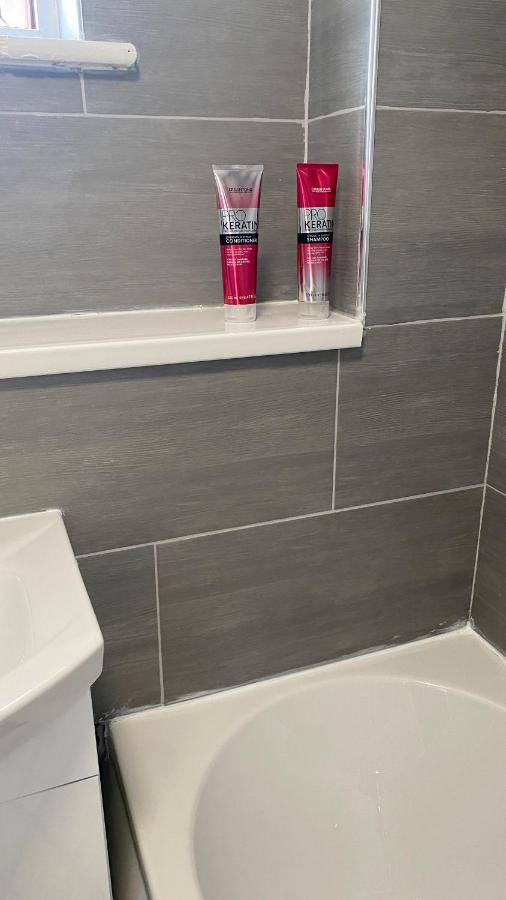 Bv Luxury Spacious 3 Bedroom House At Isaac Close Manchester Exteriör bild