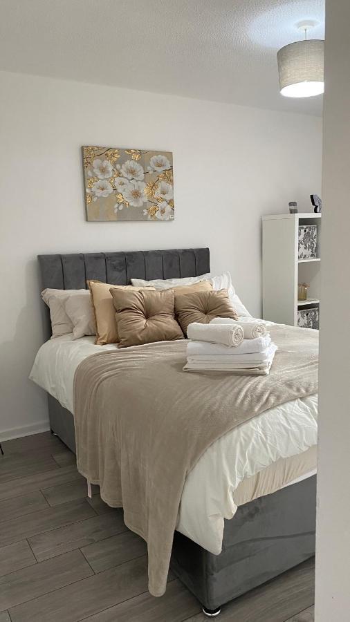 Bv Luxury Spacious 3 Bedroom House At Isaac Close Manchester Exteriör bild