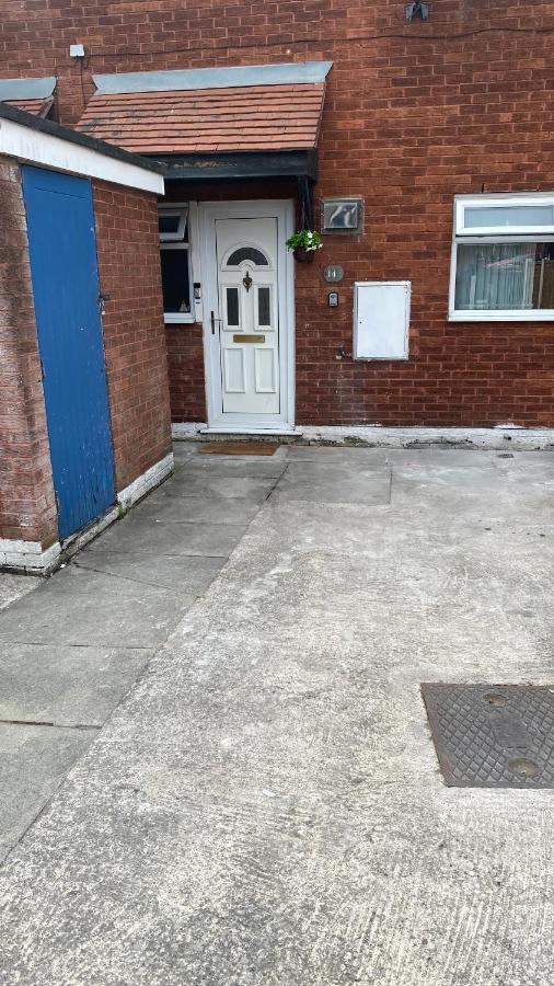 Bv Luxury Spacious 3 Bedroom House At Isaac Close Manchester Exteriör bild