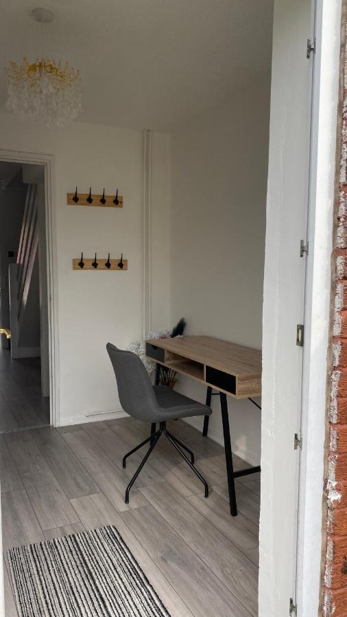 Bv Luxury Spacious 3 Bedroom House At Isaac Close Manchester Exteriör bild