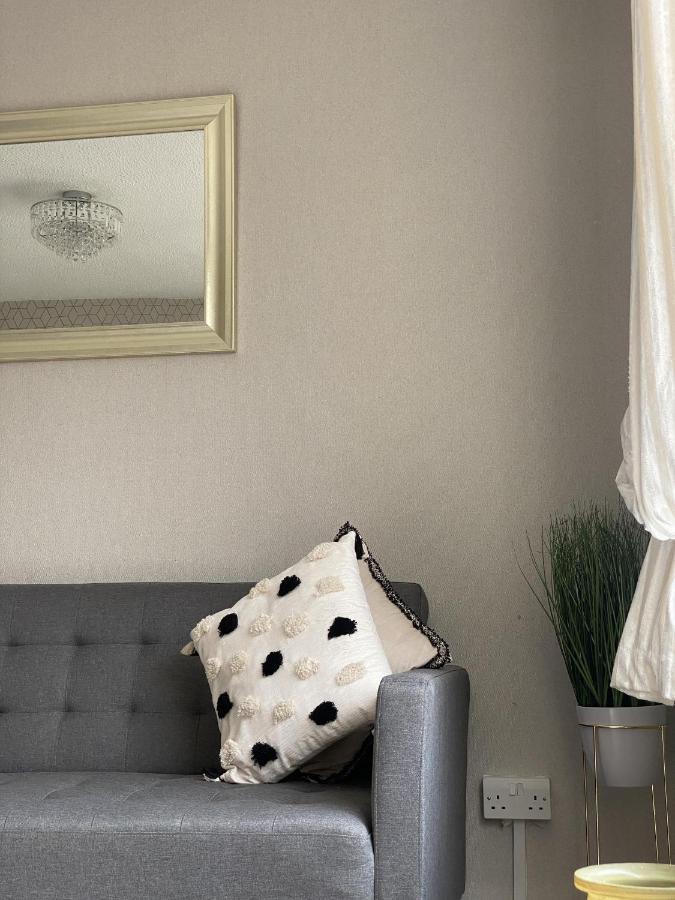 Bv Luxury Spacious 3 Bedroom House At Isaac Close Manchester Exteriör bild