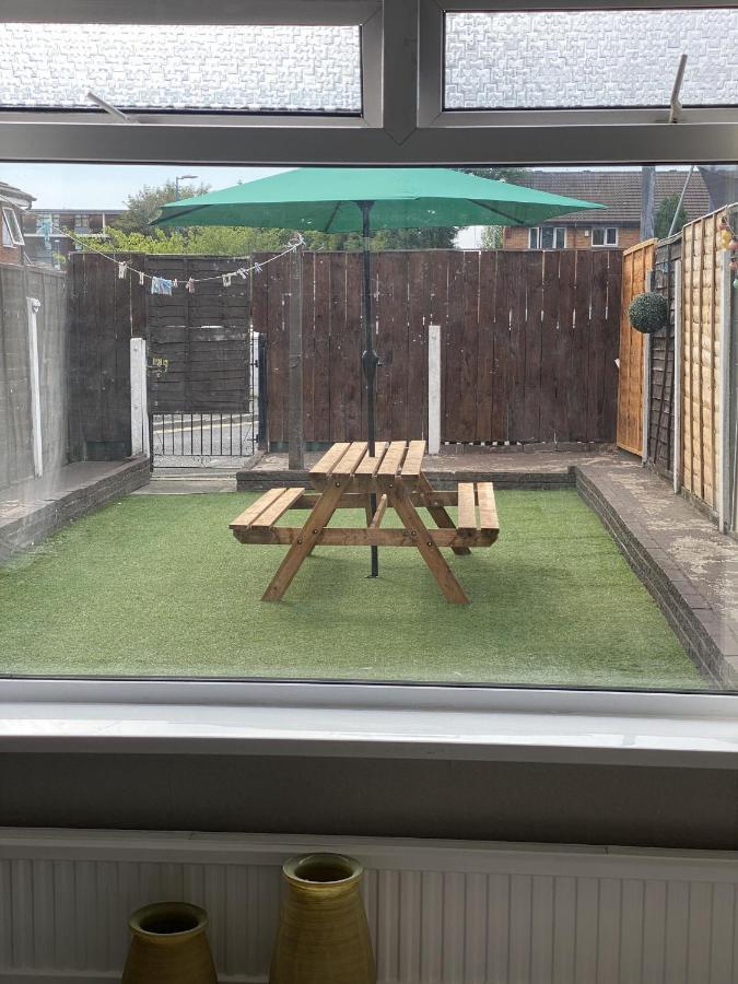 Bv Luxury Spacious 3 Bedroom House At Isaac Close Manchester Exteriör bild