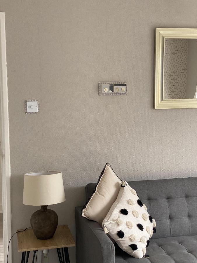 Bv Luxury Spacious 3 Bedroom House At Isaac Close Manchester Exteriör bild