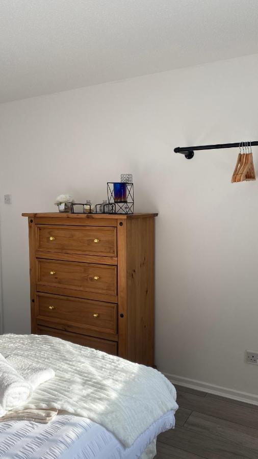 Bv Luxury Spacious 3 Bedroom House At Isaac Close Manchester Exteriör bild