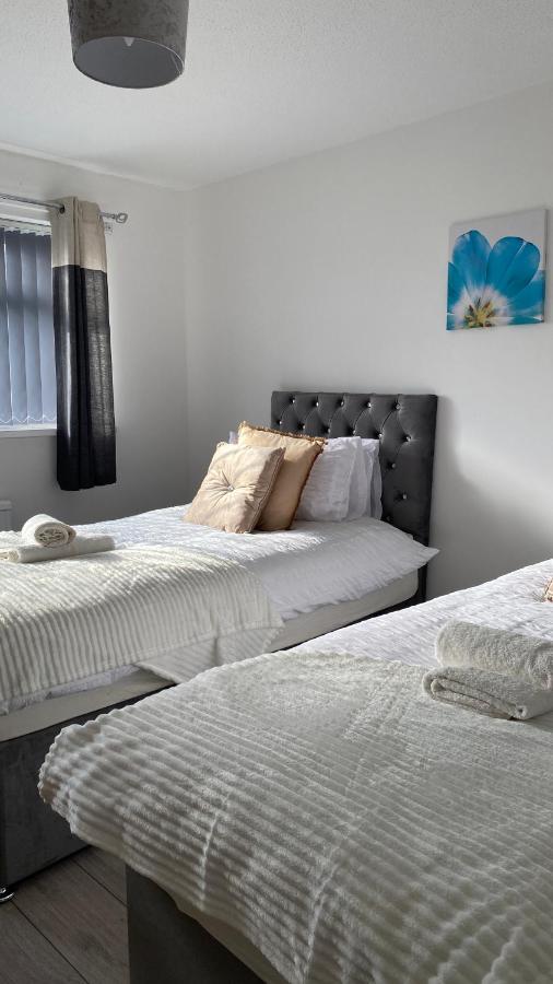 Bv Luxury Spacious 3 Bedroom House At Isaac Close Manchester Exteriör bild