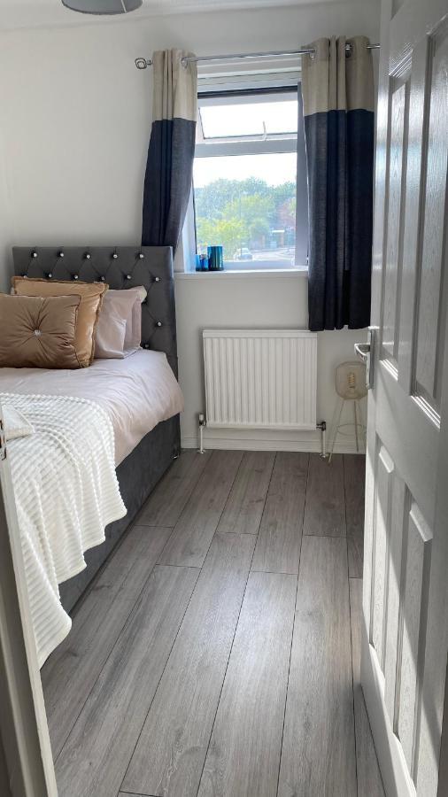 Bv Luxury Spacious 3 Bedroom House At Isaac Close Manchester Exteriör bild