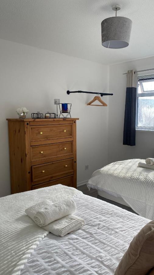 Bv Luxury Spacious 3 Bedroom House At Isaac Close Manchester Exteriör bild